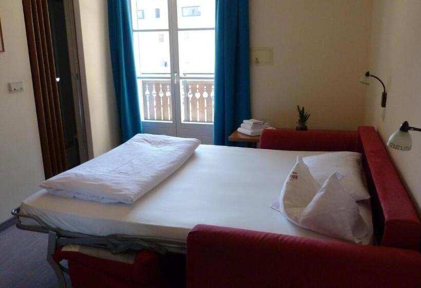 غرفة عائلية, Pension Runer