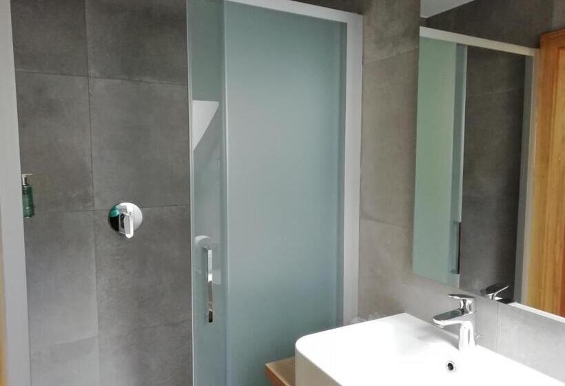 غرفة قياسية مزوَّدة بشُرفة, Pension Runer