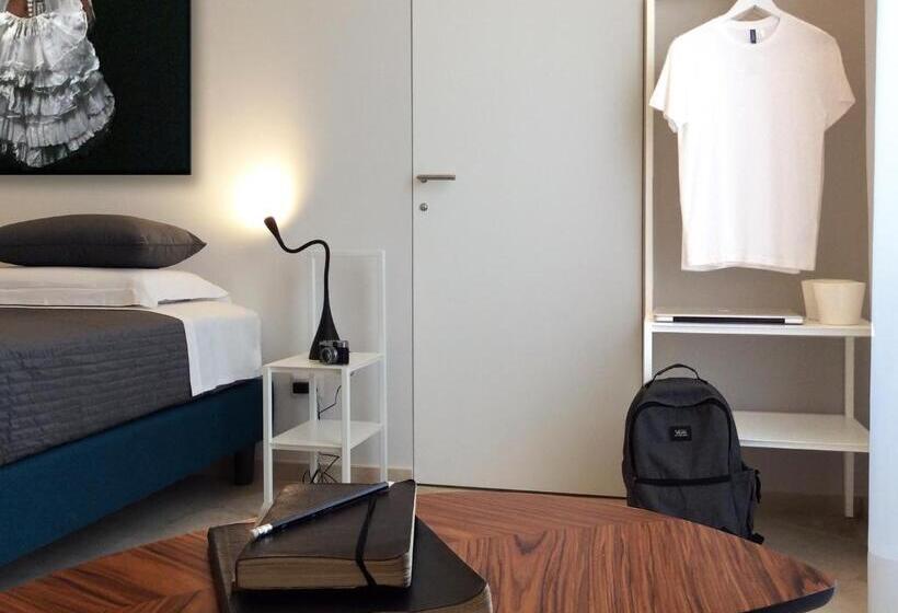 デラックスルーム, Re Federico Boutique