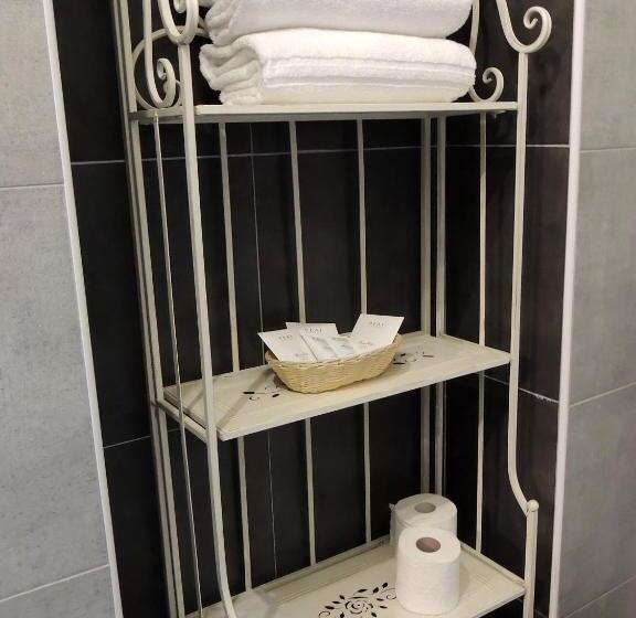 جناح عائلي, La Casa Del Colonnello