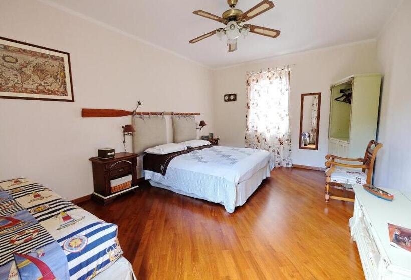 חדר סופריור לשלושה, Luci Sul Golfo