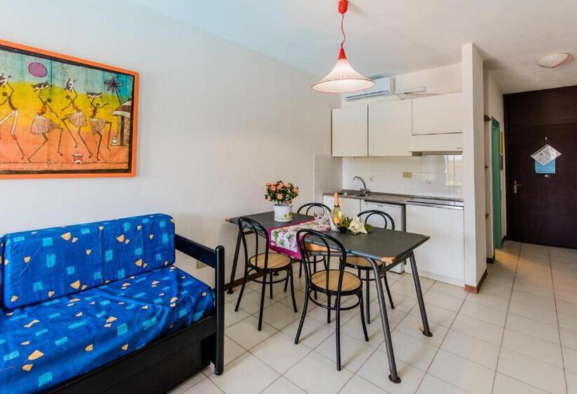 דירת חדר, Residence Magnolia