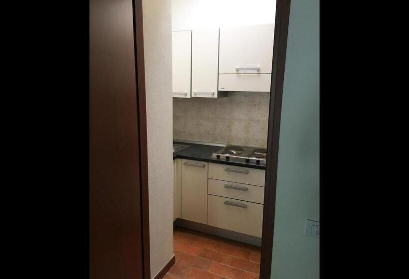 스탠다드 스튜디오, R.t.a. Hotel Monte Rosa