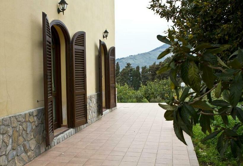 キングサイズベッドのスタンダードルーム, Agriturismo Rajata