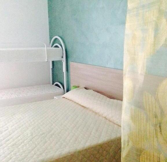 اتاق استاندارد با بالکن, Red Stone