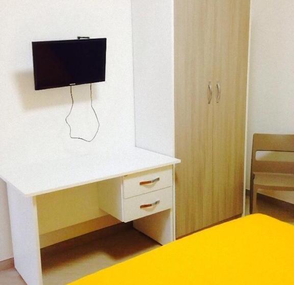 اتاق استاندارد با بالکن, Red Stone