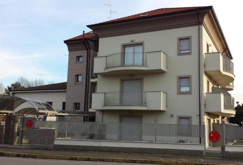 1 Bedroom Penthouse Apartment, Residence Luna Di Monza