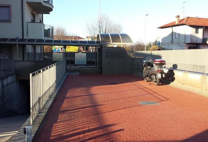 1 Bedroom Penthouse Apartment, Residence Luna Di Monza