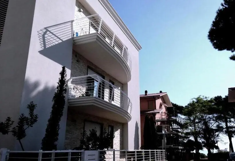 آپارتمان 1 خوابه با چشمانداز دریا, Homiday Residence Bordopineta