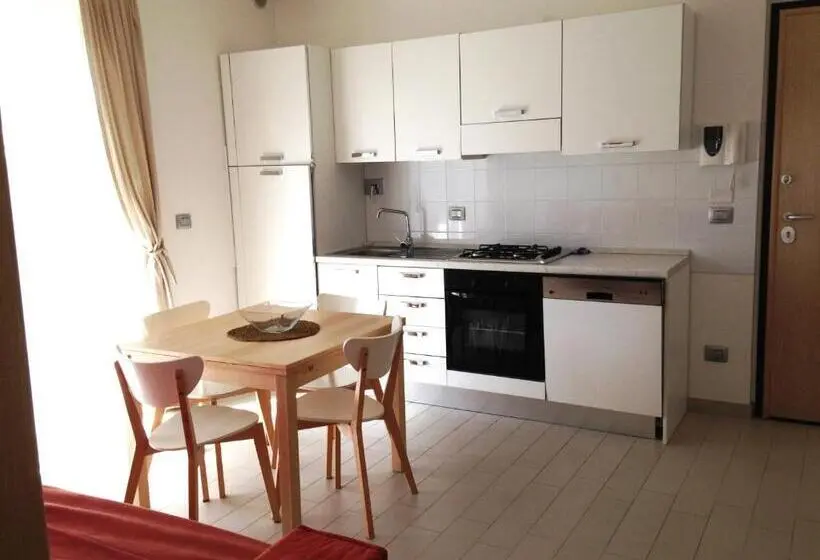 آپارتمان 1 خوابه با چشمانداز دریا, Homiday Residence Bordopineta
