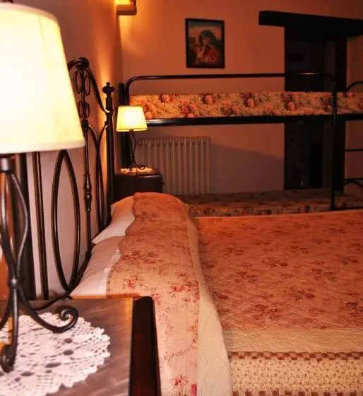 Standard Neljän Hengen Huone, Agriturismo L'antico Oliveto