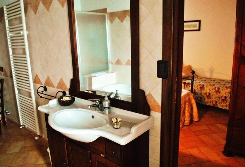 חדר סטנדרט לארבעה, Agriturismo L'antico Oliveto