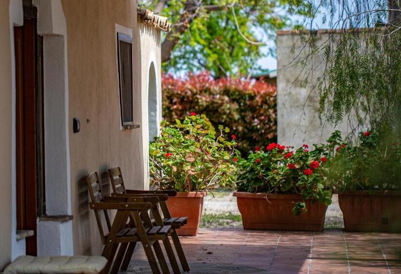 غرفة أساسية ثلاثية, Agriturismo Santo Stefano