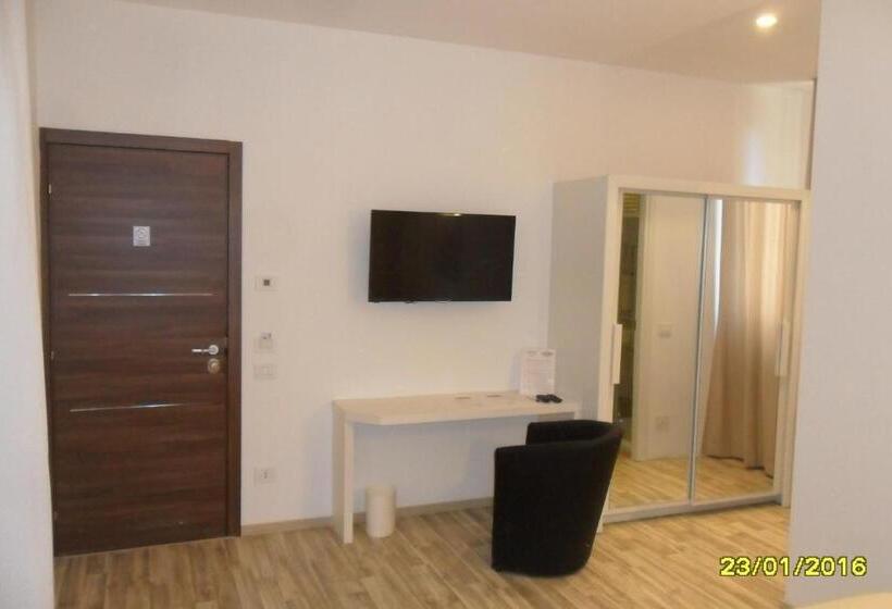 חדר סטנדרט, Location Lory