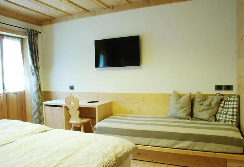 اتاق استاندارد با چشم‌انداز کوهستان, Jägerhaus Agriturismo