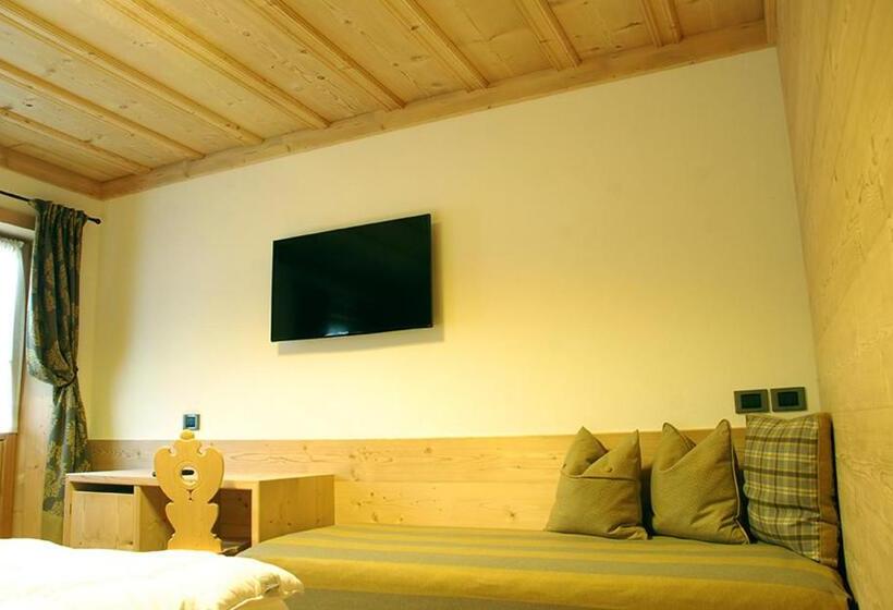 Quarto Estandar Vista Montanha, Jägerhaus Agriturismo