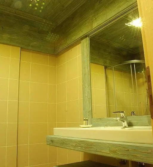 اتاق استاندارد سه نفره, Jägerhaus Agriturismo