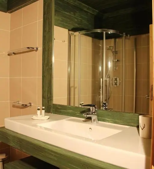 اتاق استاندارد سه نفره, Jägerhaus Agriturismo