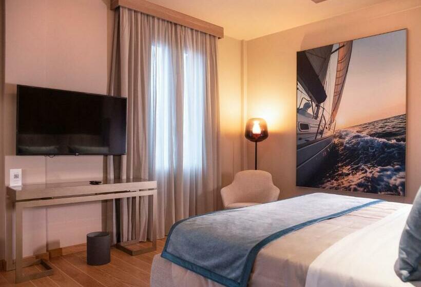 小型套房带阳台, Miramare Suites