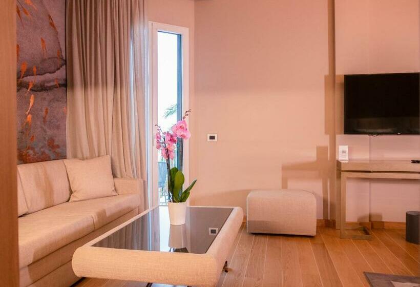 小型套房带阳台, Miramare Suites