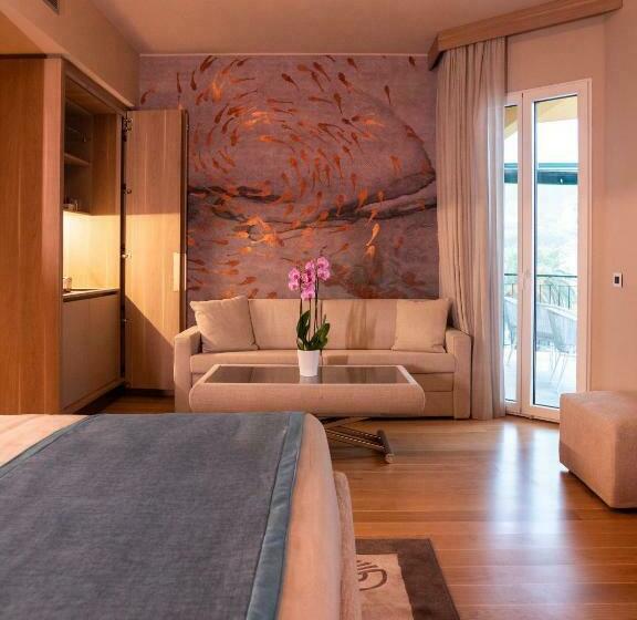 Полулюкс с Балконом, Miramare Suites