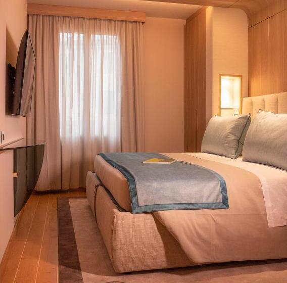 Люкс с Балконом, Miramare Suites
