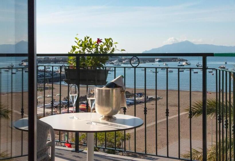 Апартаменты 2 Спальни, Miramare Suites