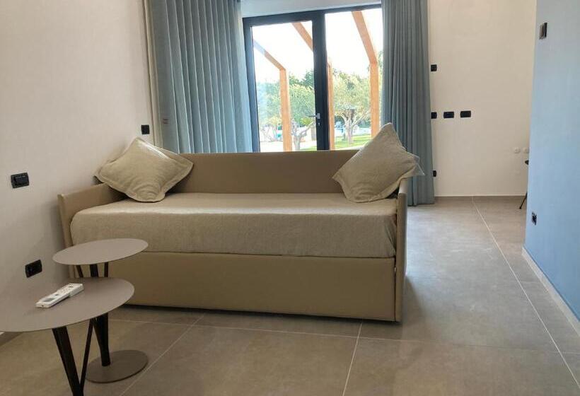 小型套房带泳池景, Agriturismo Baglio San Nicola