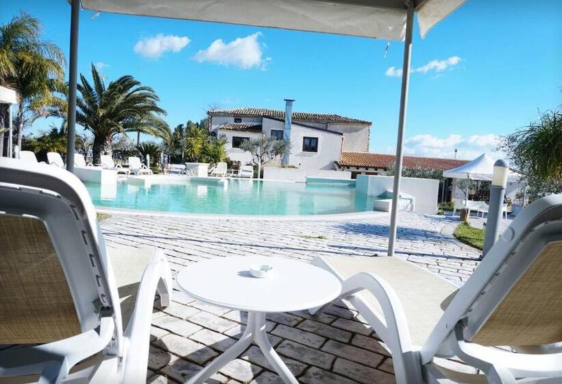 سوییت جونیور با چشم‌انداز استخر, Agriturismo Baglio San Nicola