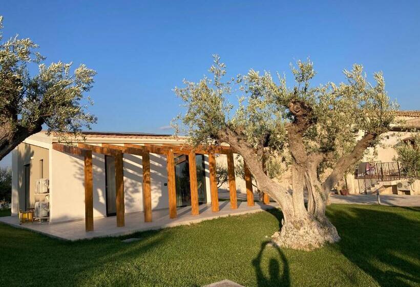 小型套房带泳池景, Agriturismo Baglio San Nicola