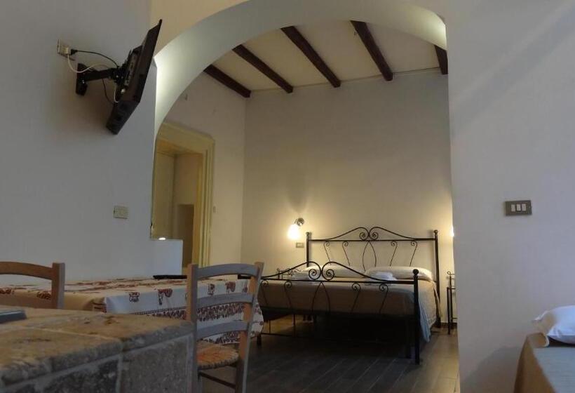 חדר משפחתי, Sparta