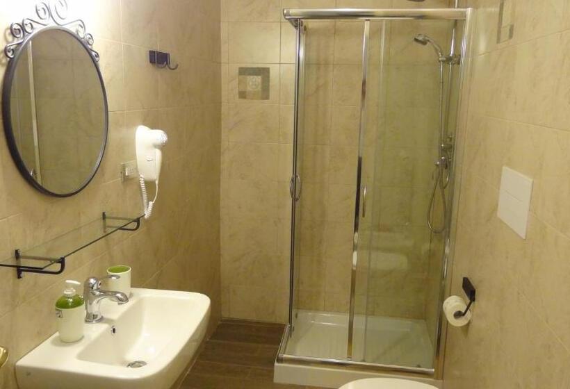 חדר משפחתי, Sparta