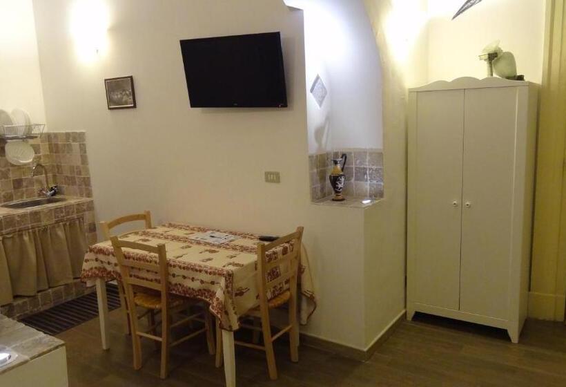 חדר משפחתי, Sparta