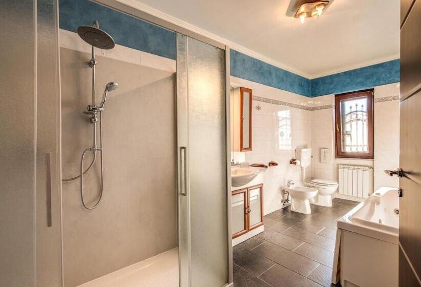 اتاق لوکس, Villa Gengi