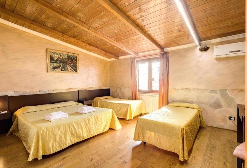 اتاق استاندارد چهار تخته, Villa Gengi