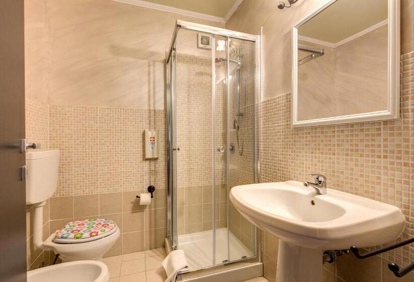 اتاق استاندارد چهار تخته, Villa Gengi