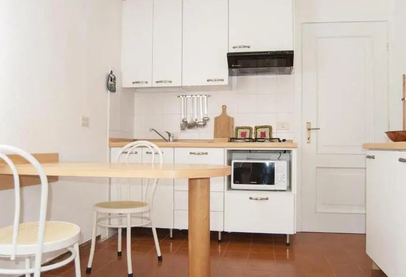 スタンダードスタジオ, Residence Le Mimose