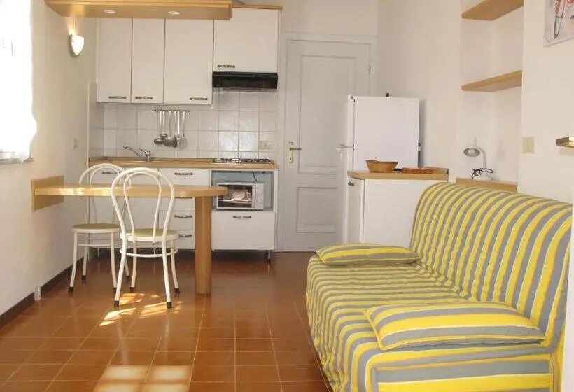 スタンダードスタジオ, Residence Le Mimose