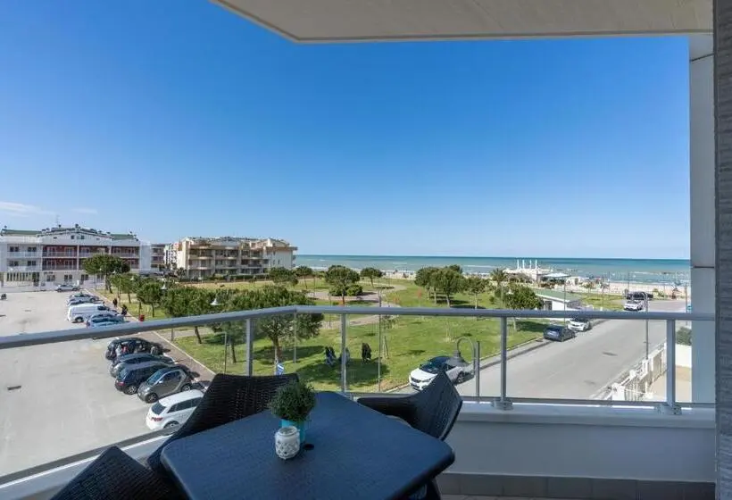 海の見える２ベッドルームアパートメント, Residenze Roscioli