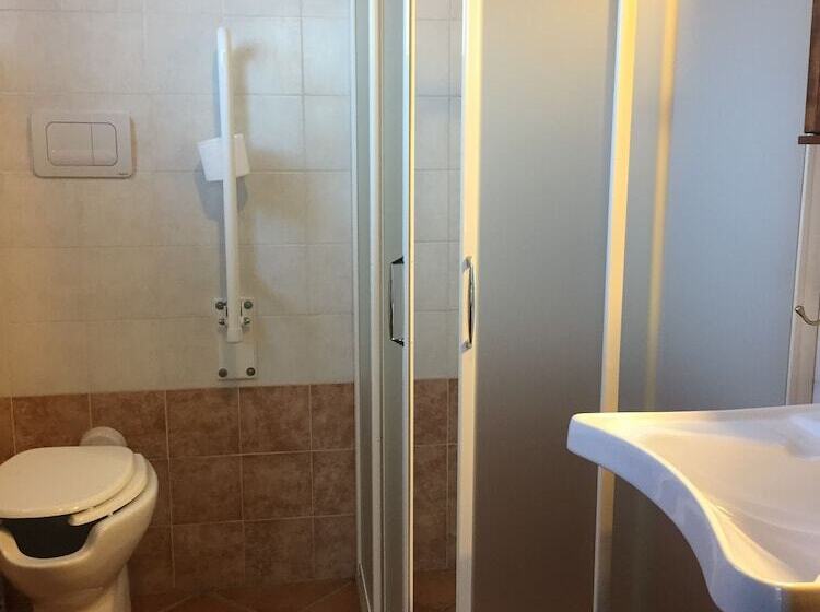 חדר סטנדרט לארבעה, Agriturismo Arangea