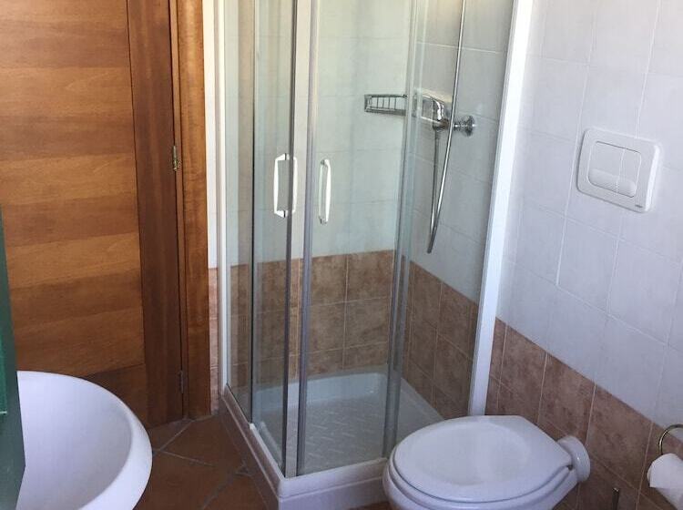 חדר סטנדרט לשלושה, Agriturismo Arangea