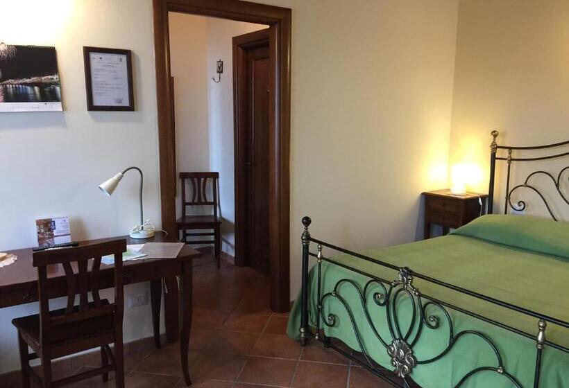 חדר סטנדרט לשלושה, Agriturismo Arangea