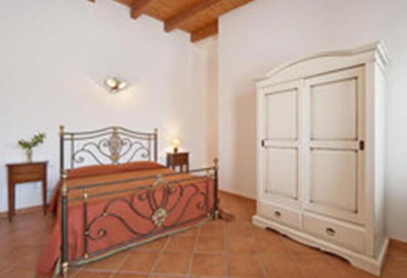 חדר סטנדרט לארבעה, Agriturismo Arangea