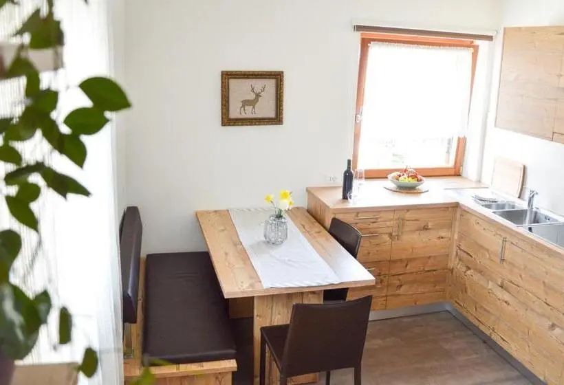 Huoneisto 1 Makuuhuone Näkymä, Niedermairhof
