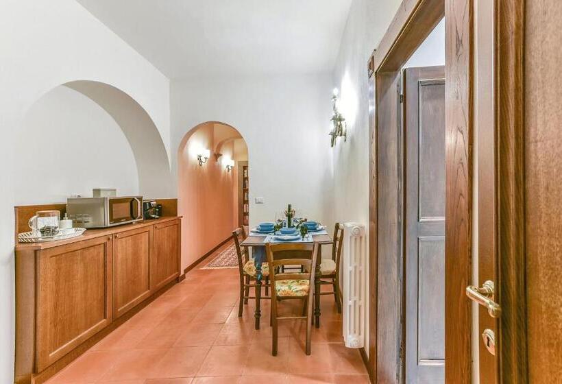 اتاق استاندارد چهار تخته, Viticcio