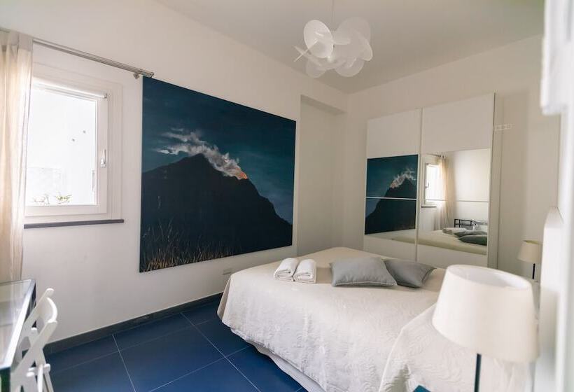 Люкс с Террасой, Il Gabbiano Relais In Stromboli