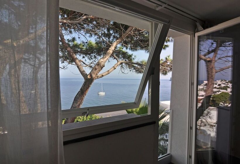 شقة ديلوكس غرفتين نوم مطلة على البحر, Il Gabbiano Relais In Stromboli