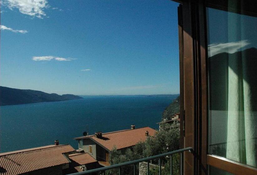 1 Bedroom Apartment Lake View, Residence Erika