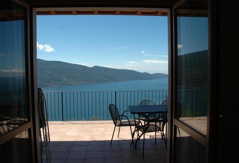 2 Bedrooms Apartment Lake View, Residence Erika
