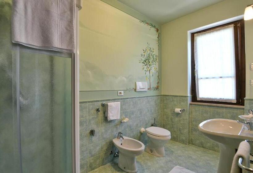 1 Bedroom Apartment Lake View, Residence Erika